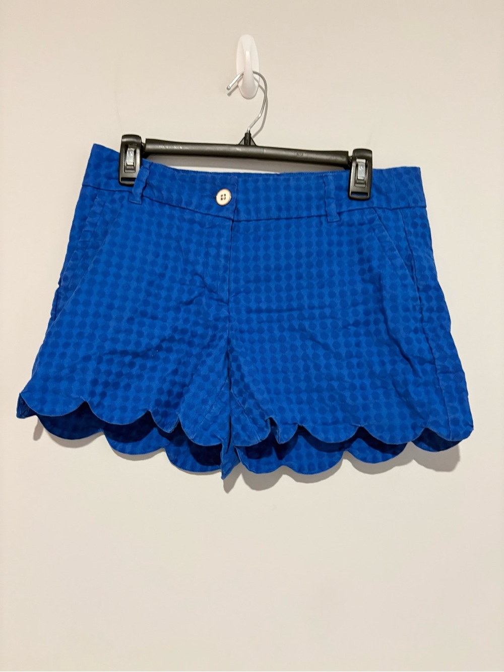Crown & Ivy Shelby Scallop Hem seersucker Shorts royal blue size 4